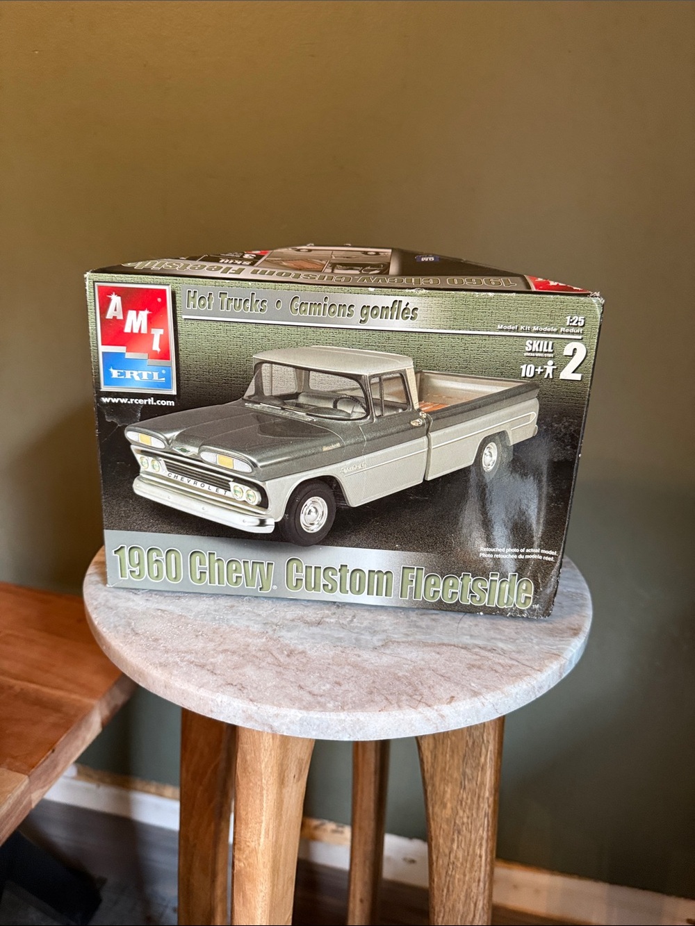 AMT 1960 Chevy Custom Fleetside Model Kit - Gray and White